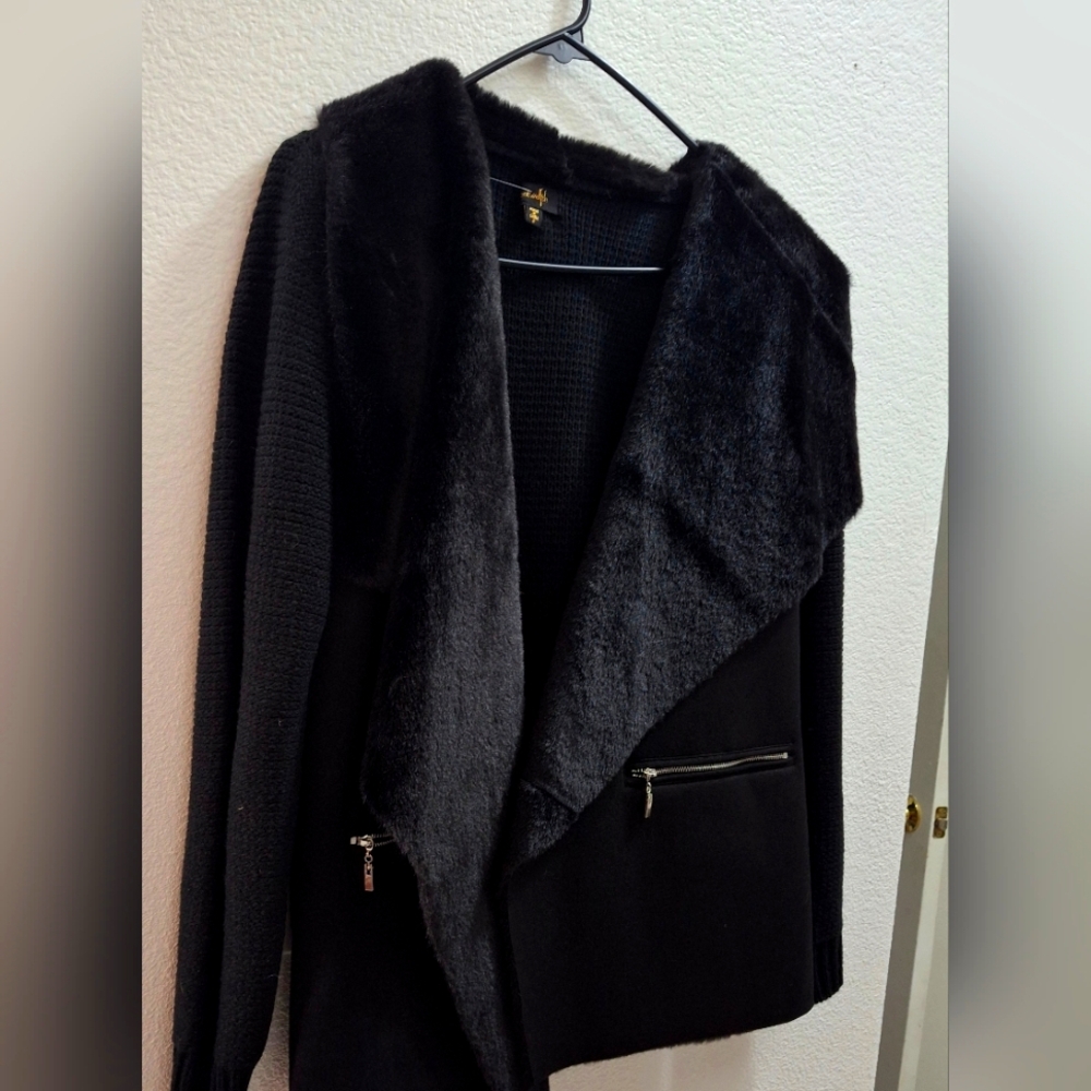 Elegant Black Faux Fur Women's Jacket